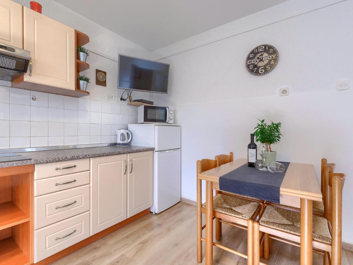 Apartment Zrinka-2 By Interhome Poreč Eksteriør billede